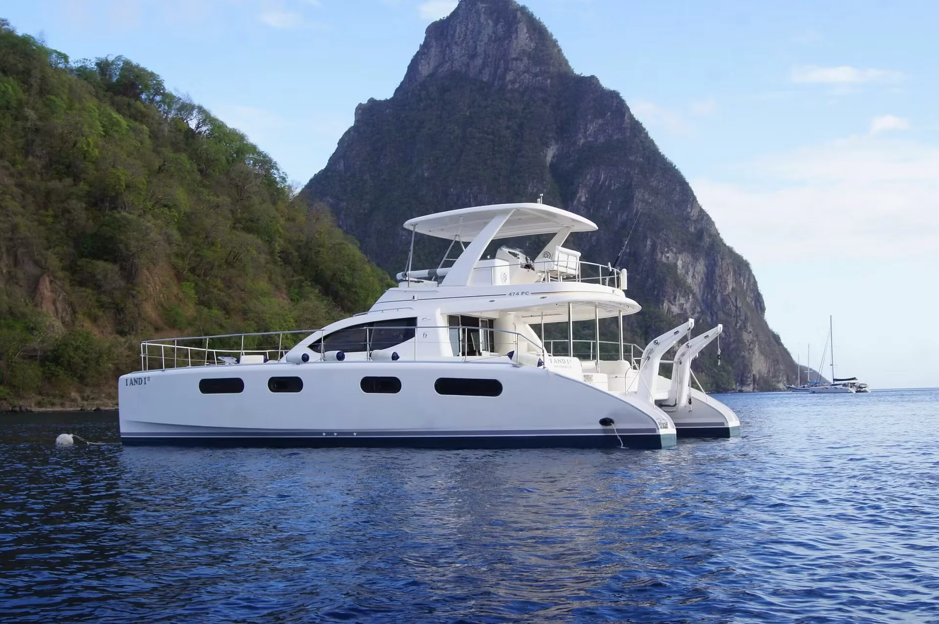 Boat Rental vs. Private Charter in St. Lucia: Comparing Deposit and Payment Terms Before Booking